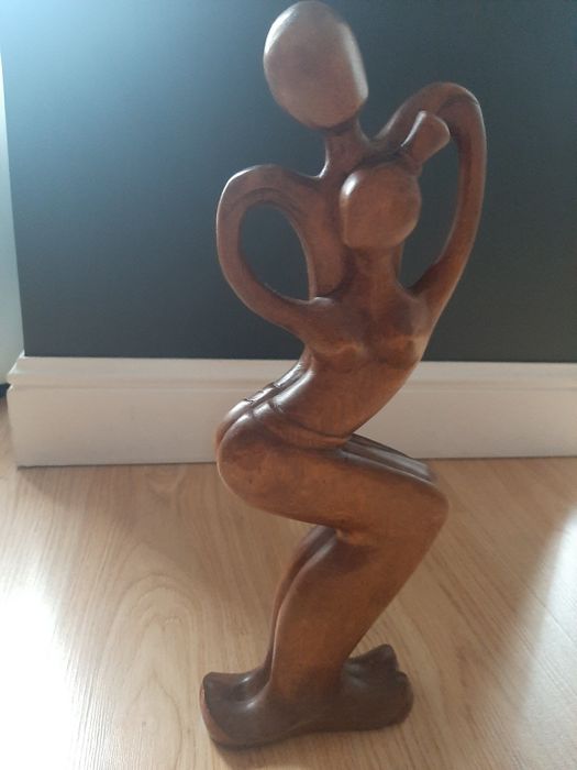 Figurka z litego drewna suar 40 cm miłosny taniec