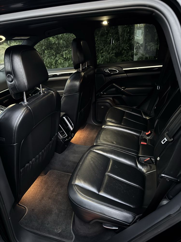 Porsche Cayenne.