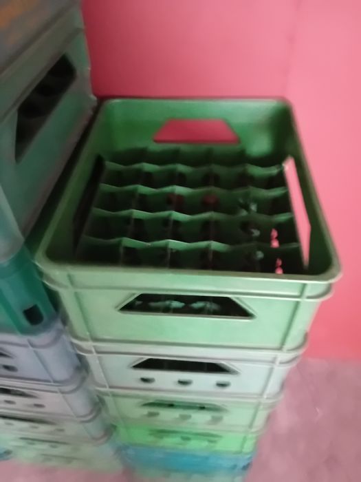 Skrzynki od piwa transportery