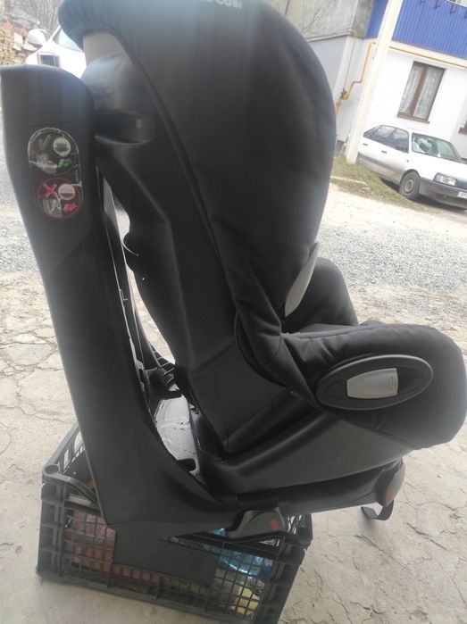 Автокрісло в дуже хорошому стані,з поворотним механізмом.