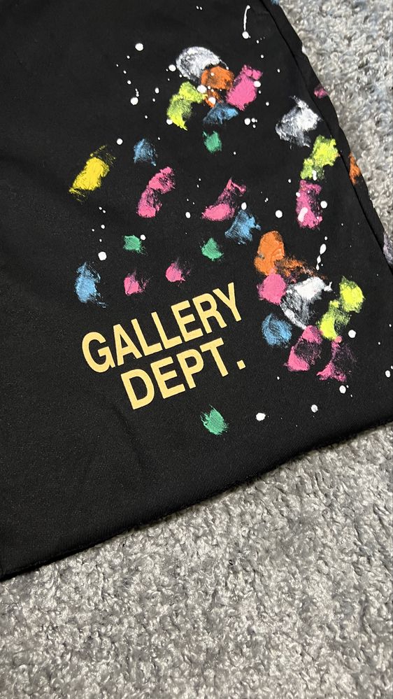 Шорти Gallery Dept