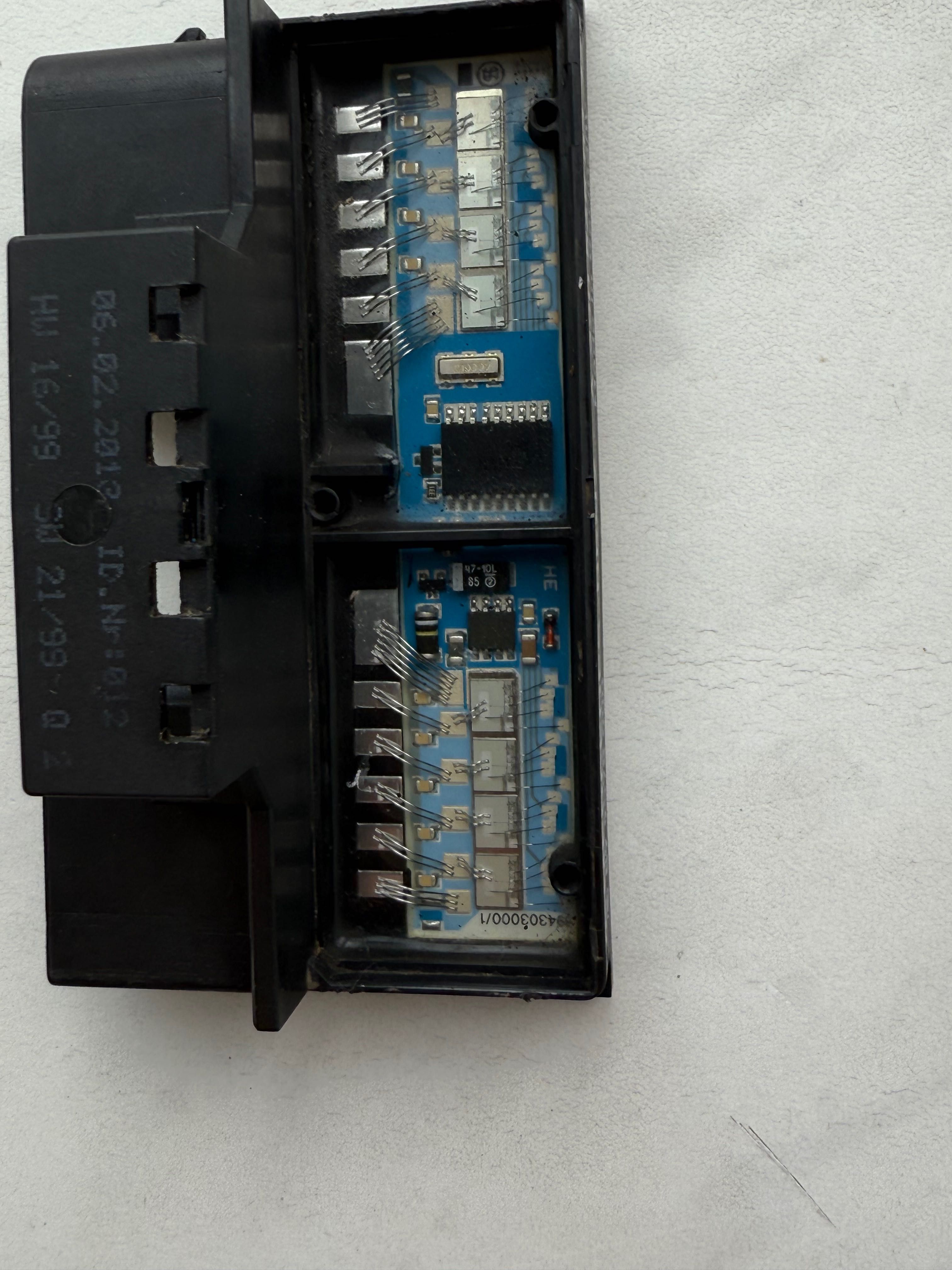 Реле свечей A2205450332на Mercedes ML400G400S400E400W163W463W220W211