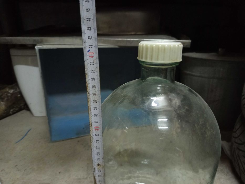 Стеклянные банки 0,6л., 0.5л. и меньше и стеклянные бутыли