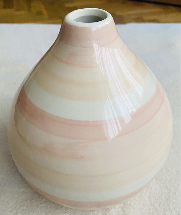 Ozdobny wazon w paski