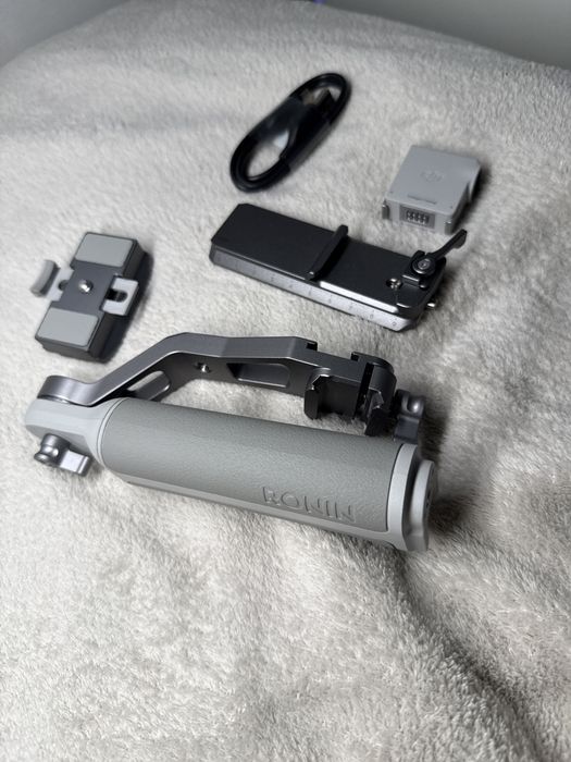 Dji Rs4 mini creator combo com seguro 3 anos já pago ( inclue roubo)