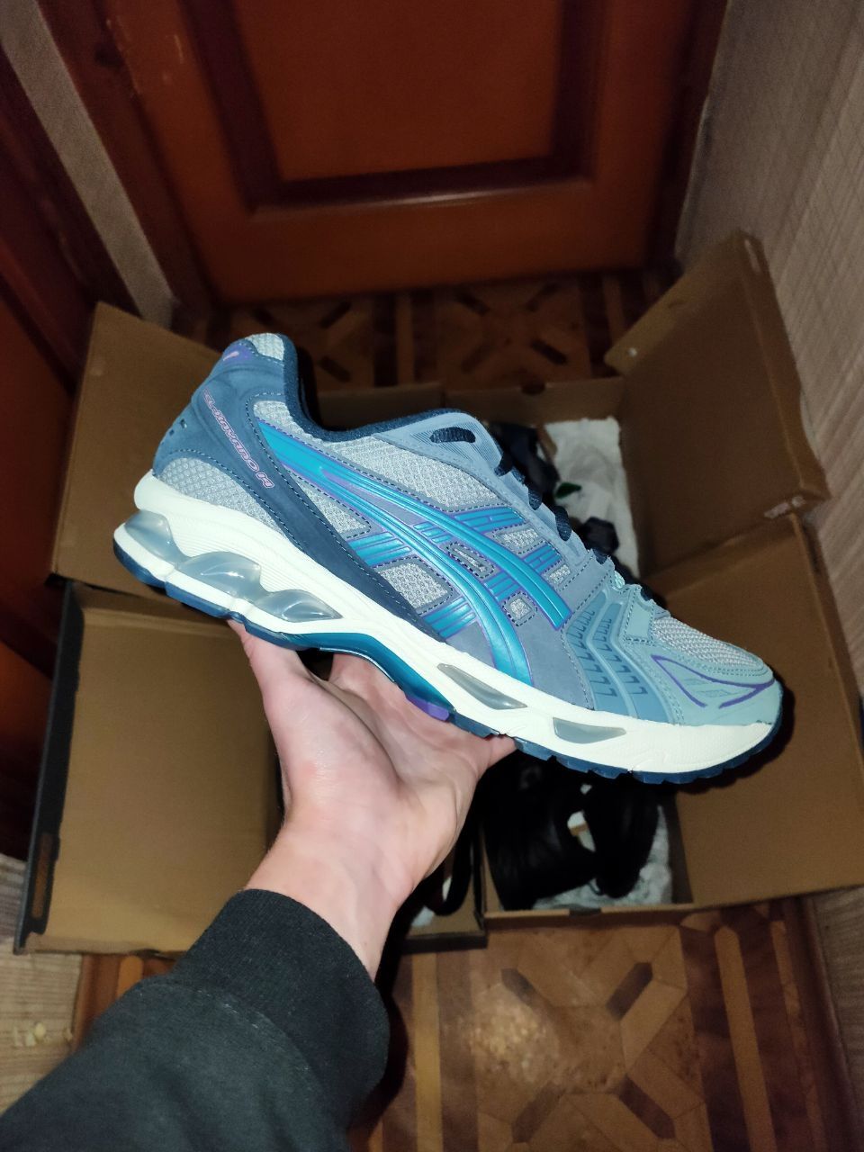 Gel-Kayano  14 
Asics Gel-Kayano  14
Оригінал !!!

43,5 (27,5)смAsics