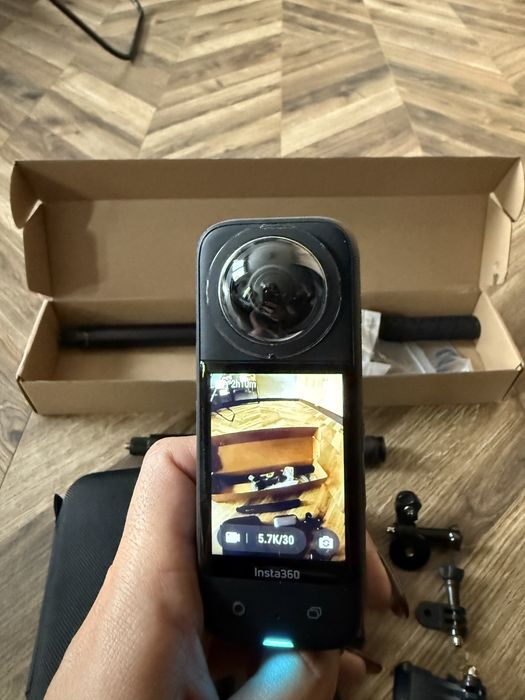 Kamerka Insta360 x3 - zestaw