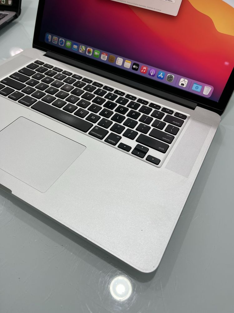 Macbook pro 15 2015 i7 16GB RAM 256GB IOS Sonoma, Como Novo Sem Riscos