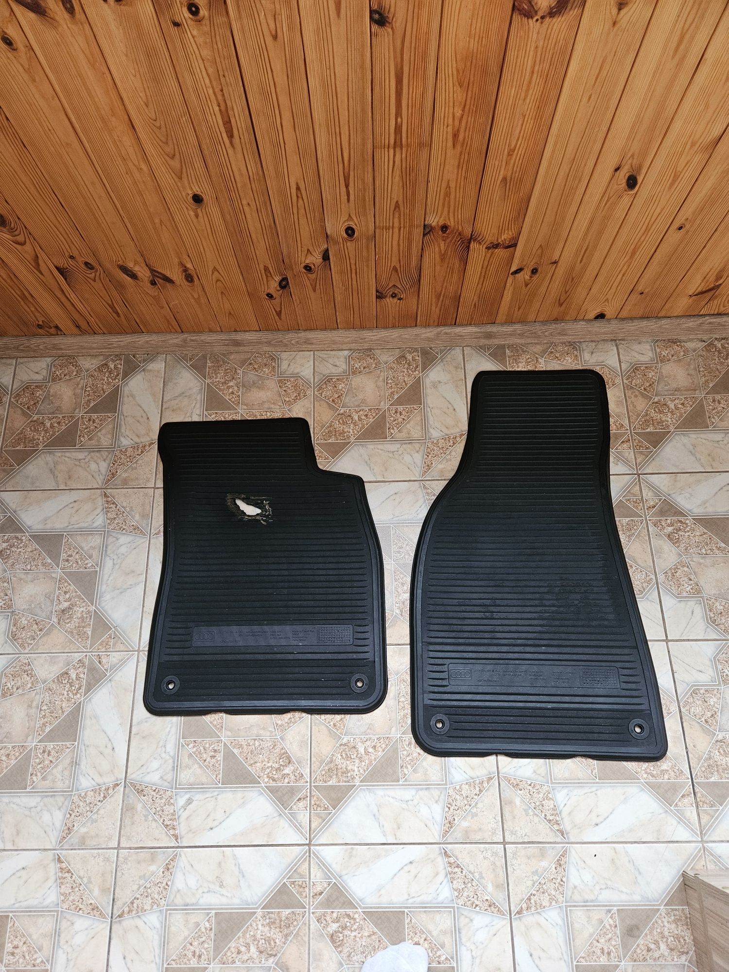 Передні килимки Audi A4 B6/B7 гумові 8E1 061 501 A041