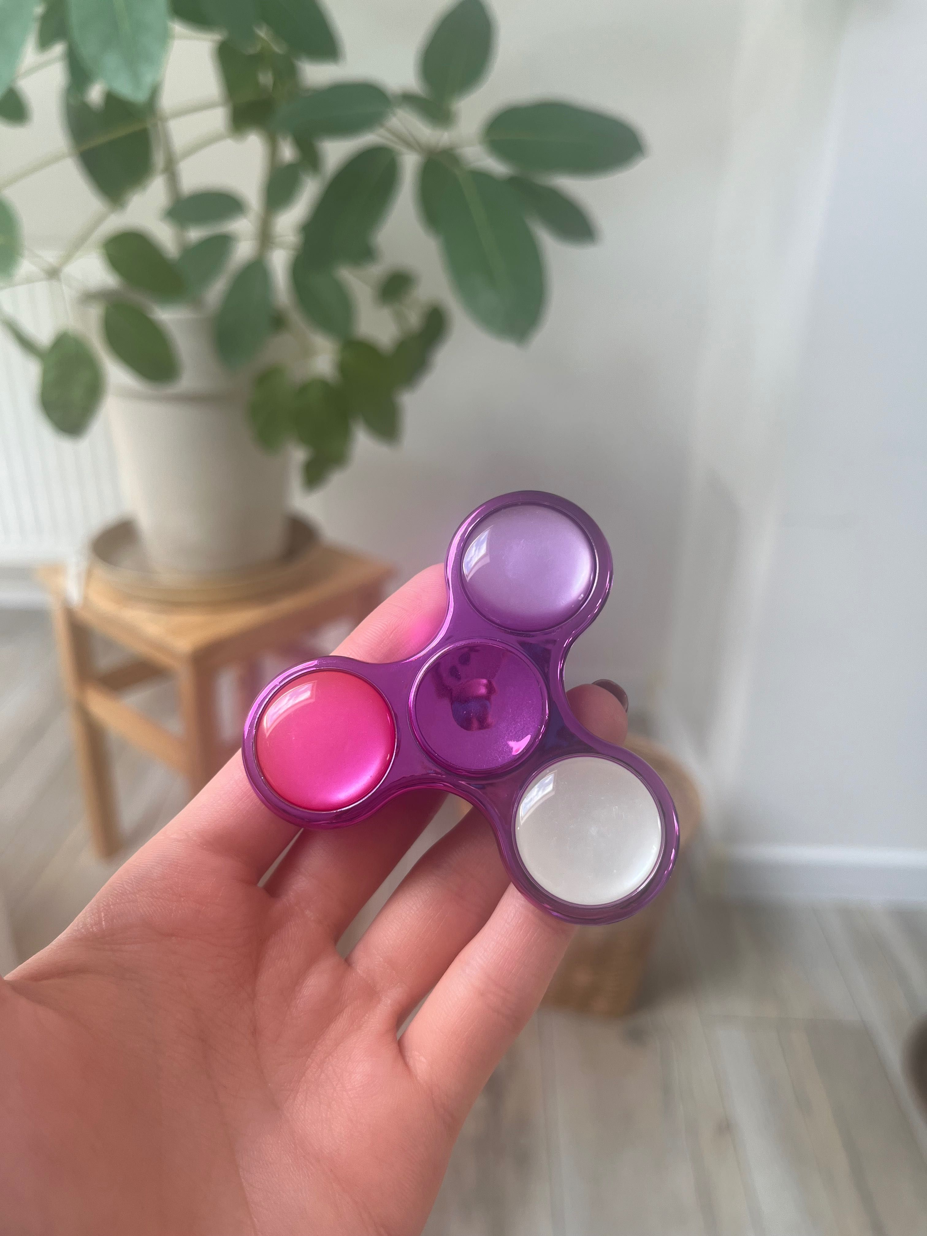 fidget spinner fioletowy różowy idealna zabawka dla dzieci