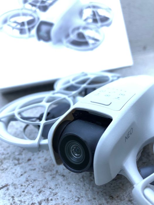 Drone DJI neo na caixa