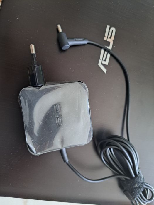 Laptop Asus R540Y, 15,6", 4GB, 240SSD, proc.AMD E1, stan idealny