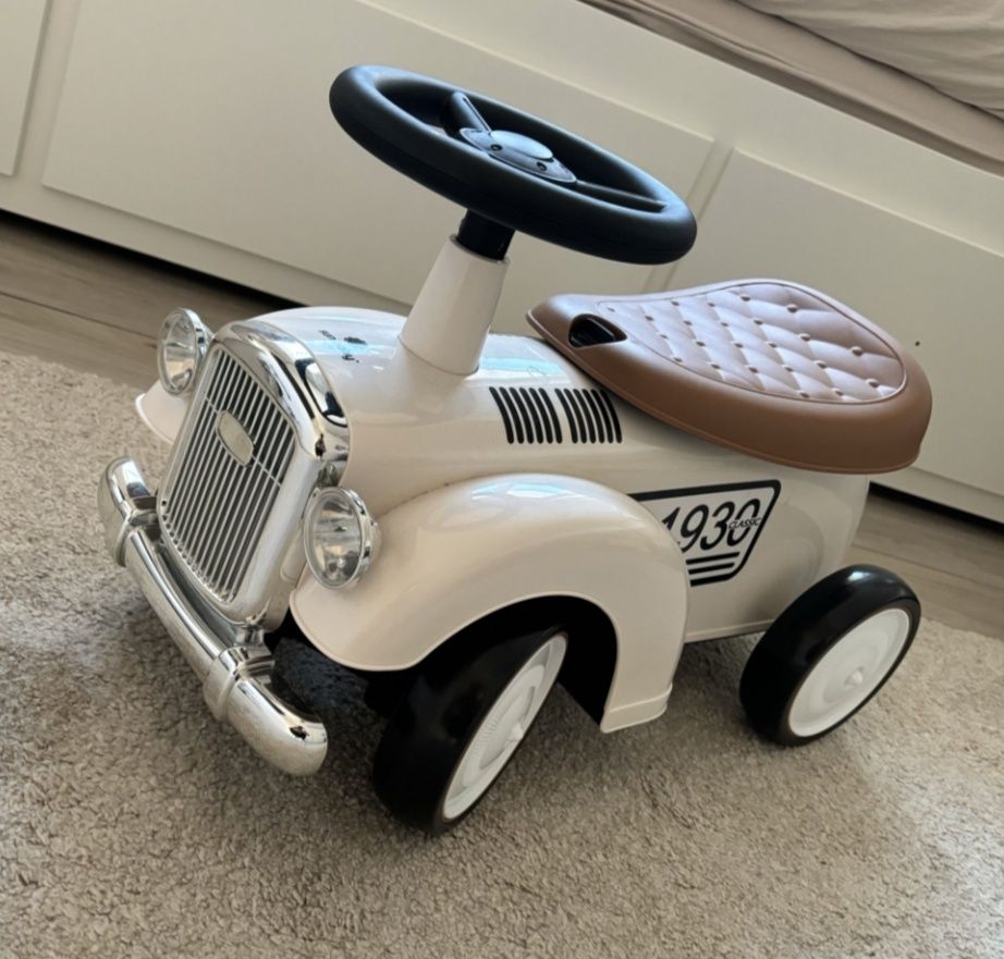 "Retro Jeździk Royce – Stylowe Autko Pchacz z Miękkimi Kołami i Dźwięk
