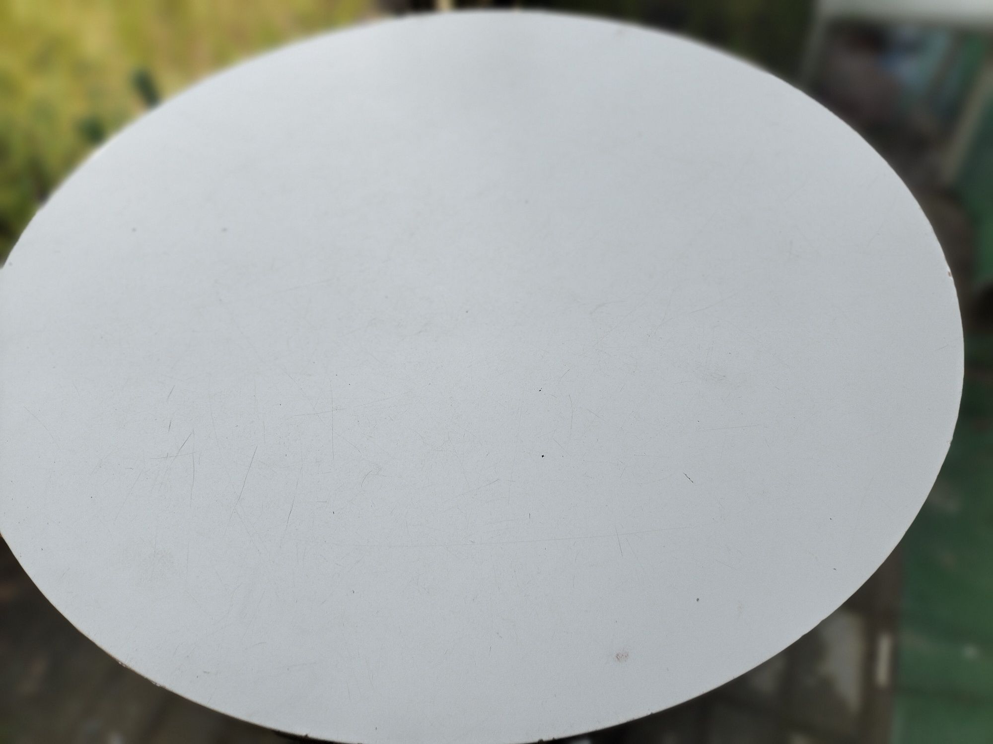 Mesa branca pequena da IKEA