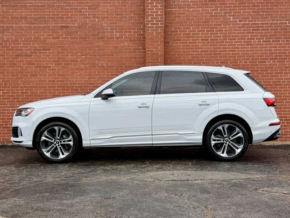 Audi Q7      2020
