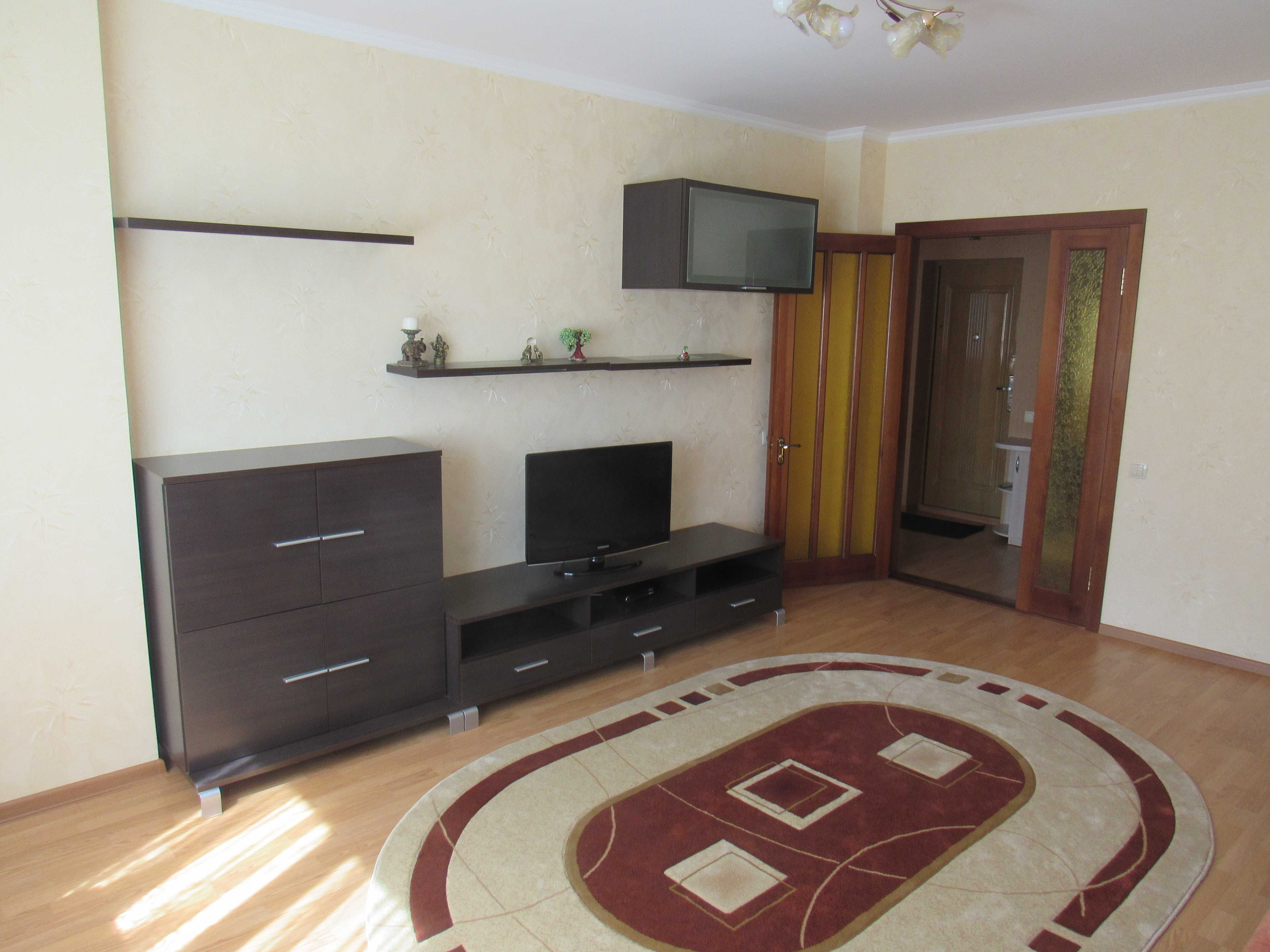 Продам 2к квартиру з ремонтом в новому будинку вул. Г.Дніпра + кладова