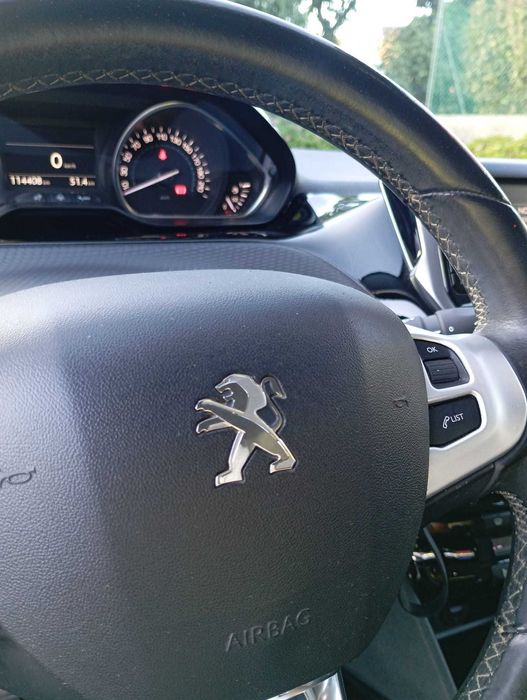 Peugeot 2008 1.2 ALLURE