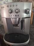 Máquina de café DeLonghi Magnifica ME 10