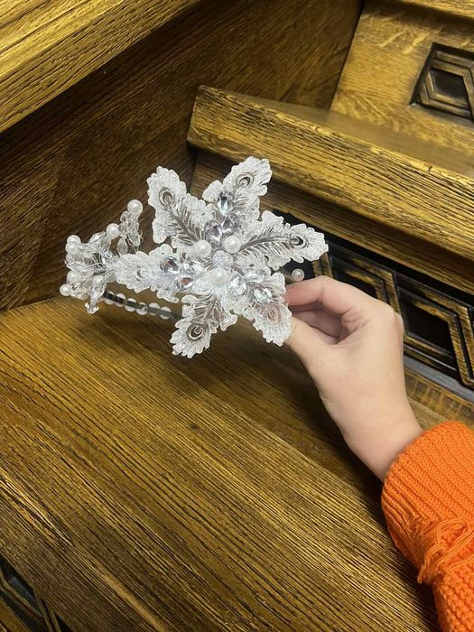 Обручі сніжинок і зірочок ручної роботи