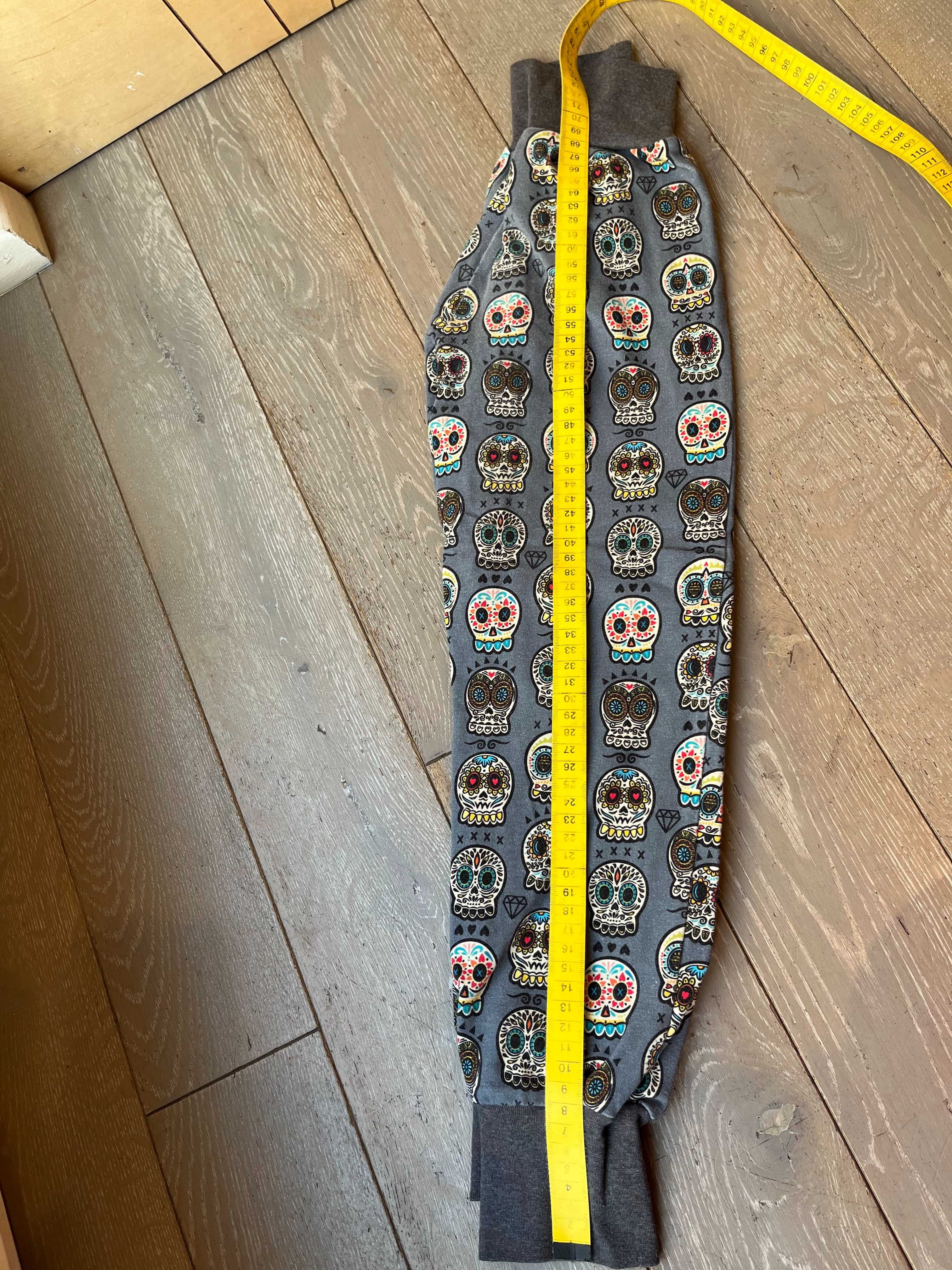 Czadowe spodnie bawełniane, alladynki, Mamaiti w czaszki na 128-134 cm