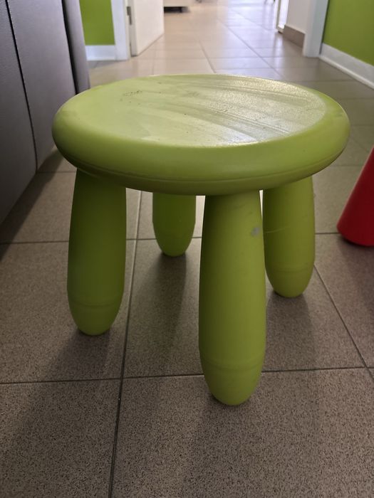 Mesa Ikea Mammut + 1 cadeira + 2 Bancos