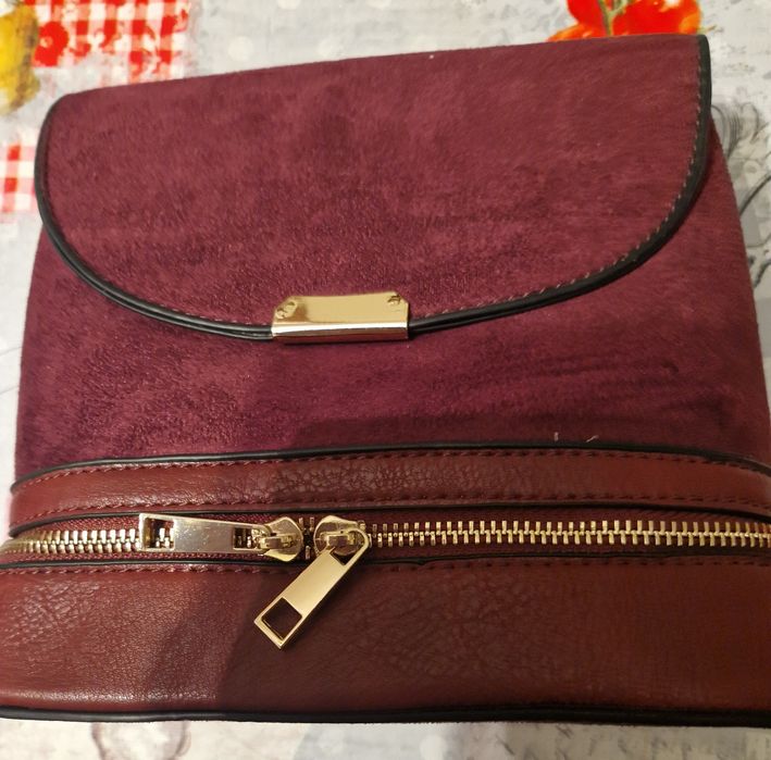 Malas  novas nunca usadas