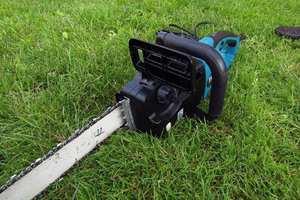 Makita UC4551A Elektryczna pilarka łańcuchowa 2000W