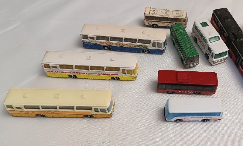 Моделі автобусів 1:64 від Majorette,Matchbox і інші
