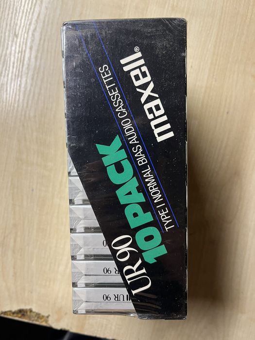 Аудіокасети Maxell UR90