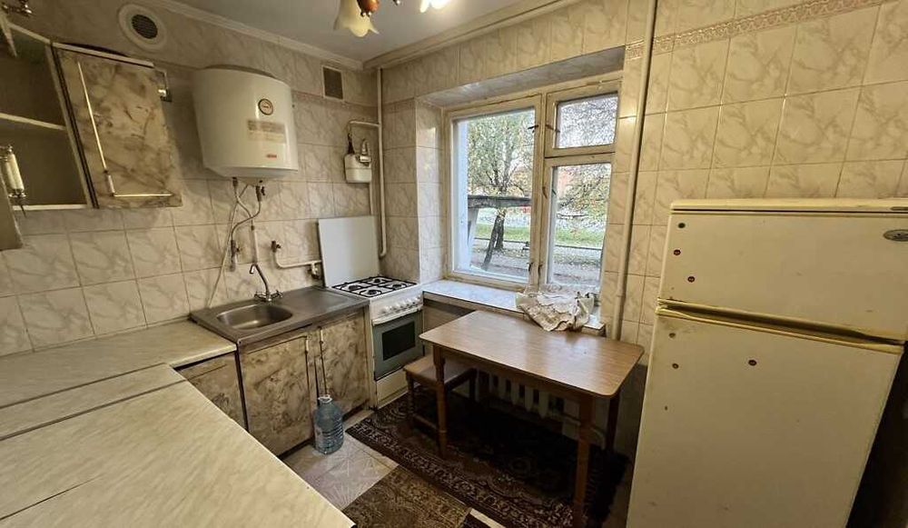 Продаж 1-кімнатної квартири на Виставці, просп. Миру