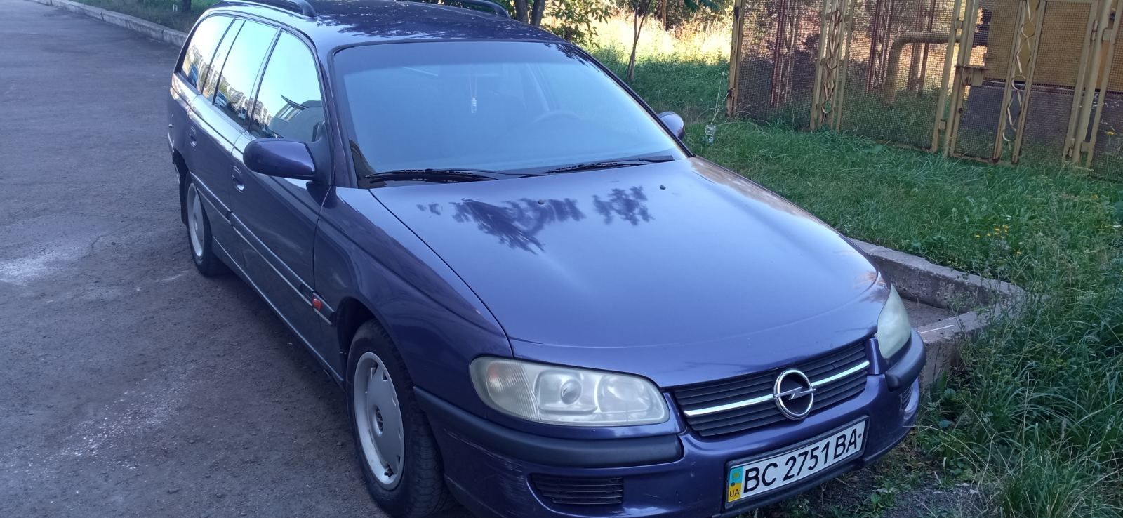 Opel Omega 3.0 (1997)