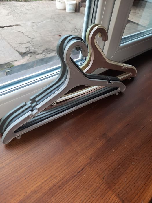 Вешалки 2 грн штука