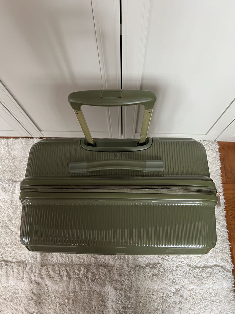 Duża walizka torba podróżna glossy z rączką na kółkach