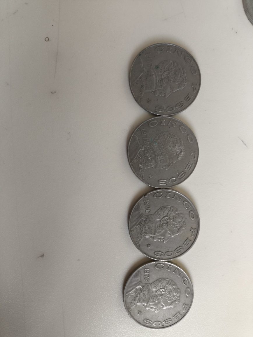 4 moedas- 5 pesos argentinos