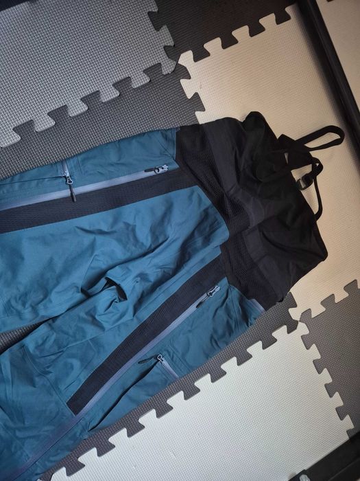 Nowe extra spodnie skiturowe membranowe hardshell Goretex Black Yak S