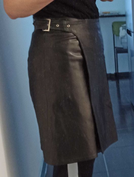 Юбка кожаная. б/у.