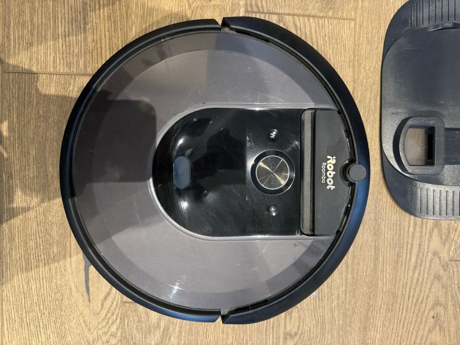 iRobot Roomba i7