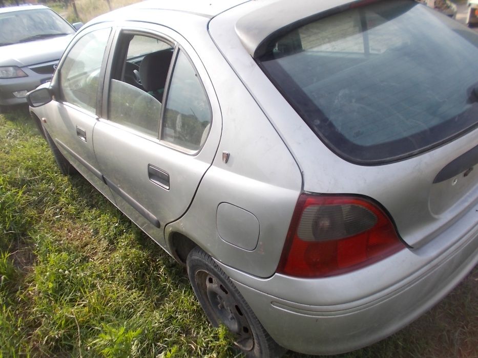 Rover 200, 214,benzyna 1,4 16V,przeznaczony na części,srebrny,5 drzwi