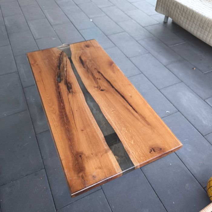 Ława dębowa wypełniona żywicą