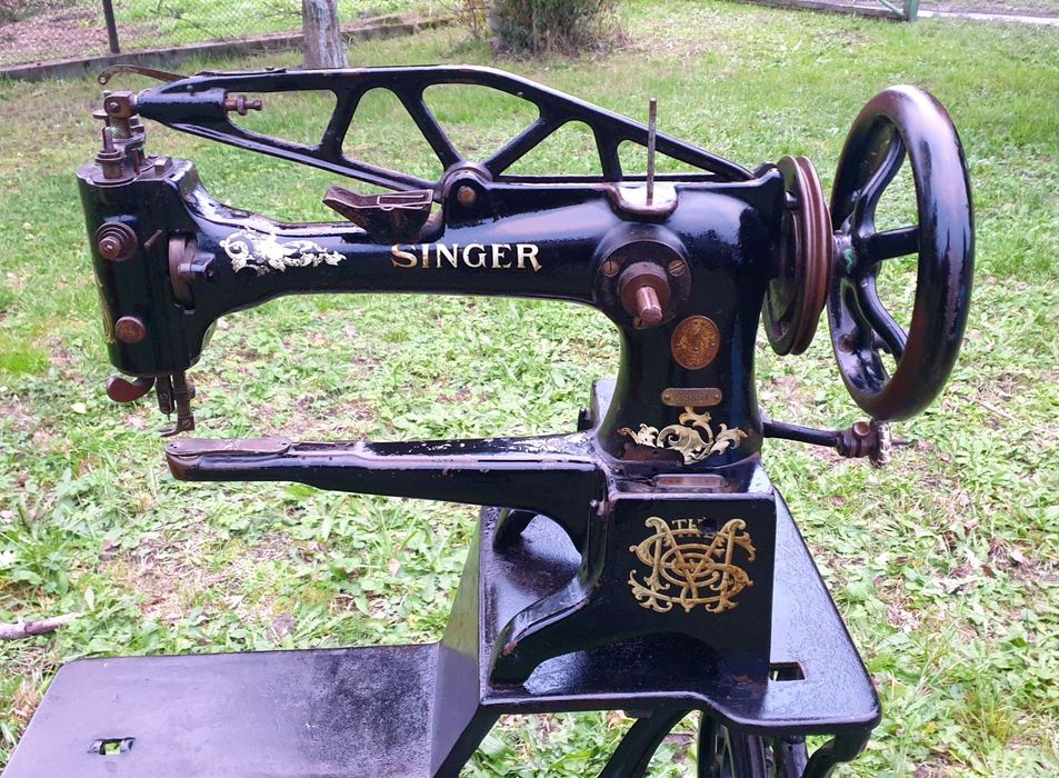 Szewska , LACIARKA maszyna SINGER 29K51 , stan BDB  , sprawna  ,