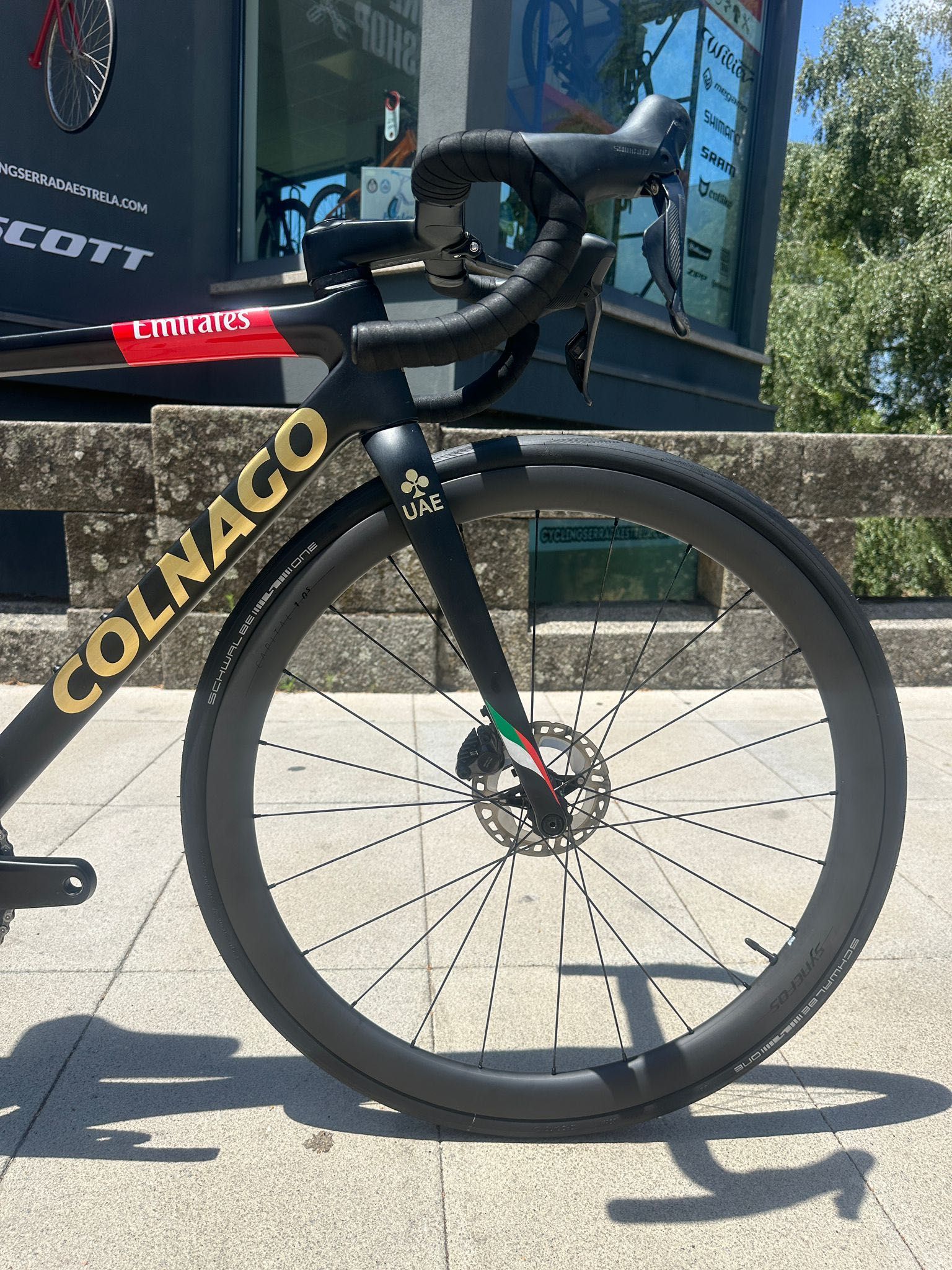 Colnago V3rs UAE edition