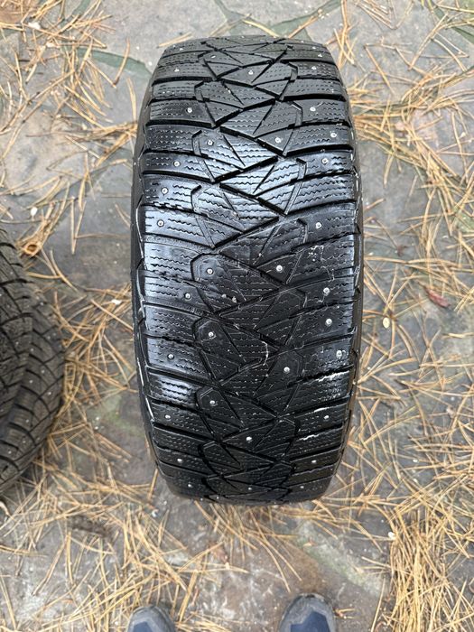 GOODYEAR UltraGrip 600 215/55R17 98T шип