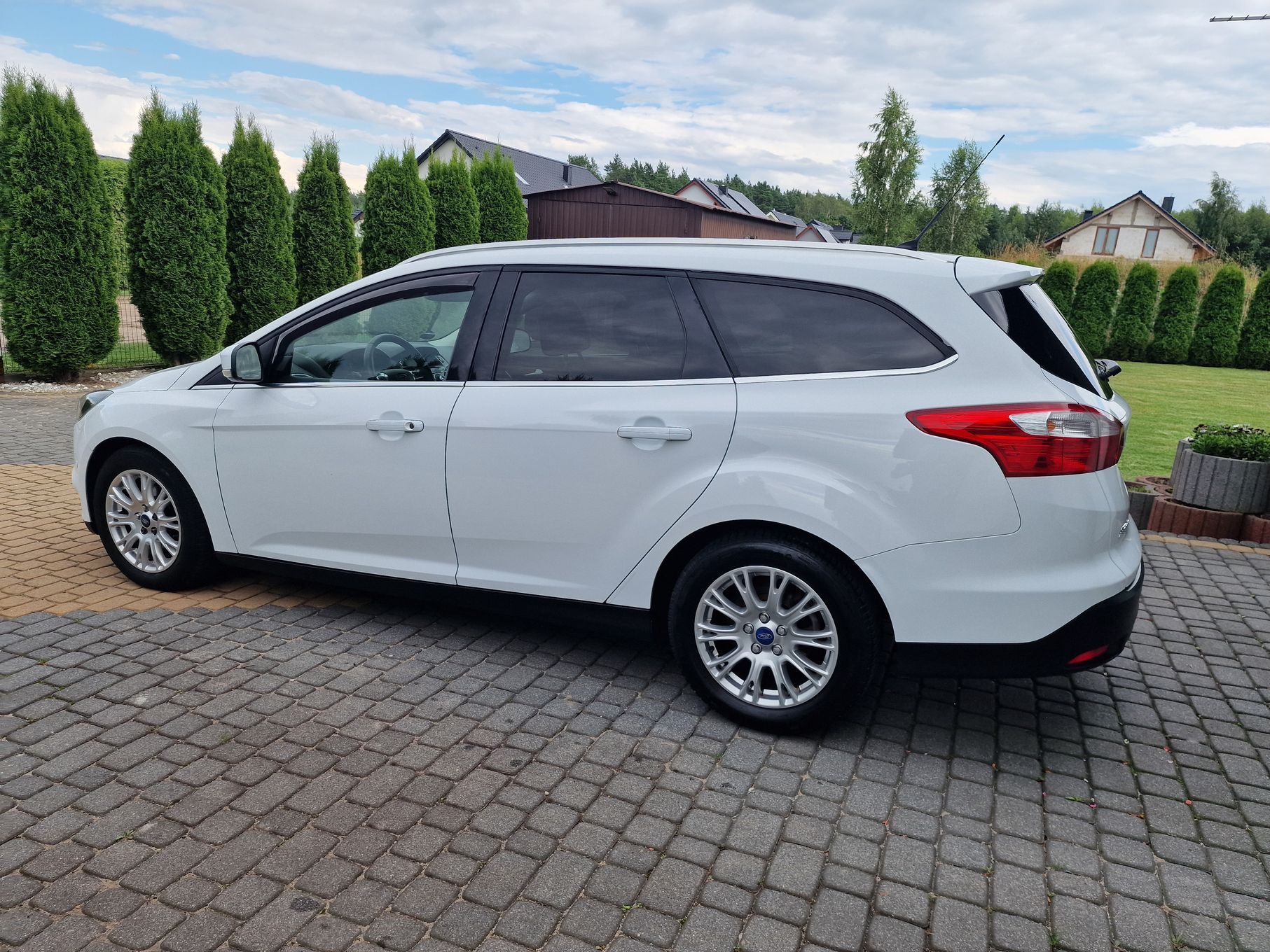 Ford Focus Mk3 1.6 TI-VCT Titanium Bezwypadkowy Opłacony bogate wyposażenie