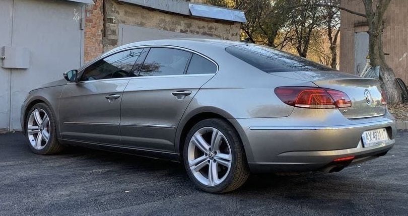 Volkswagen Passat  CC 2.0 2012 года