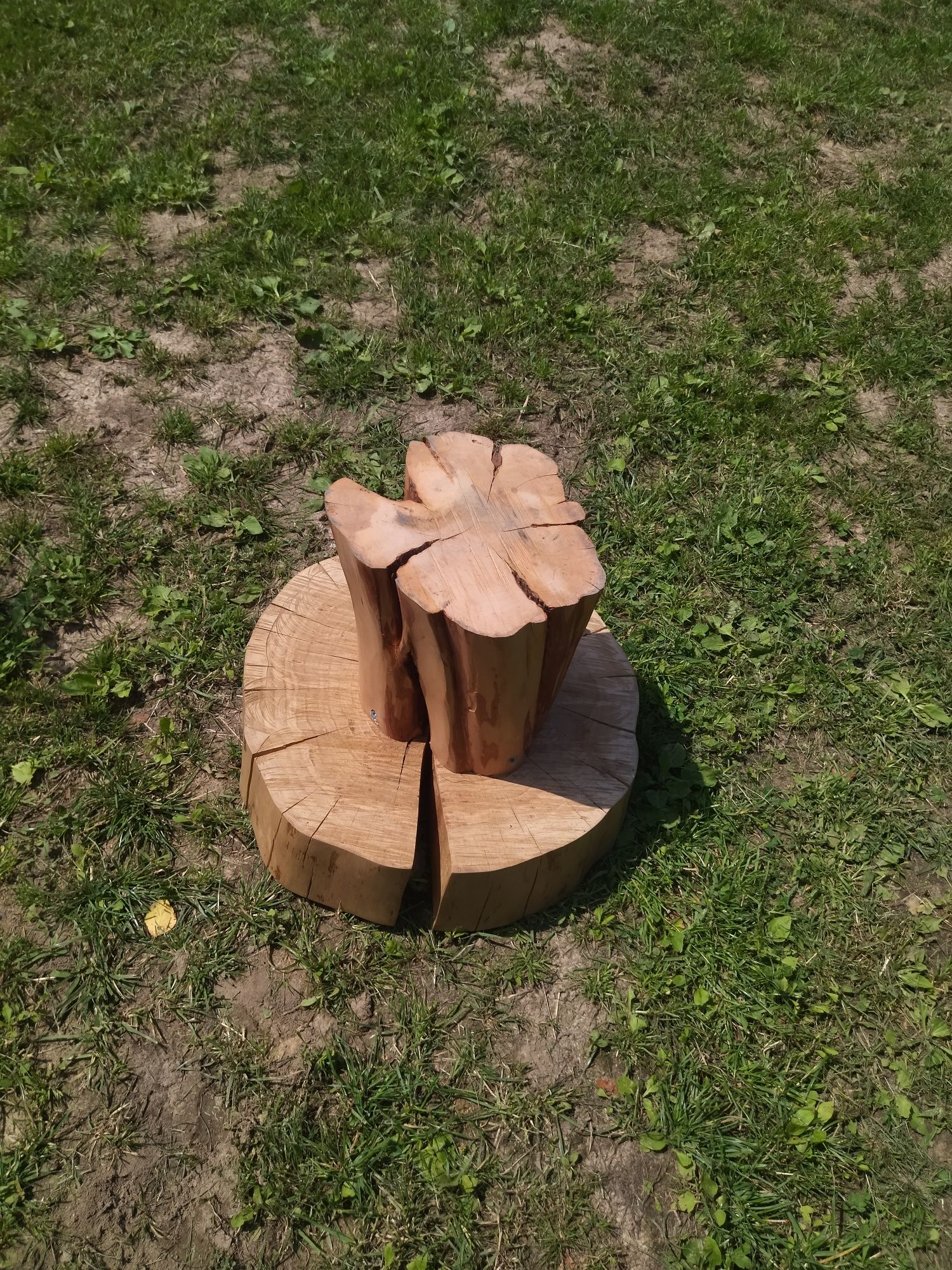 Stolik dębowy z plastra drewna