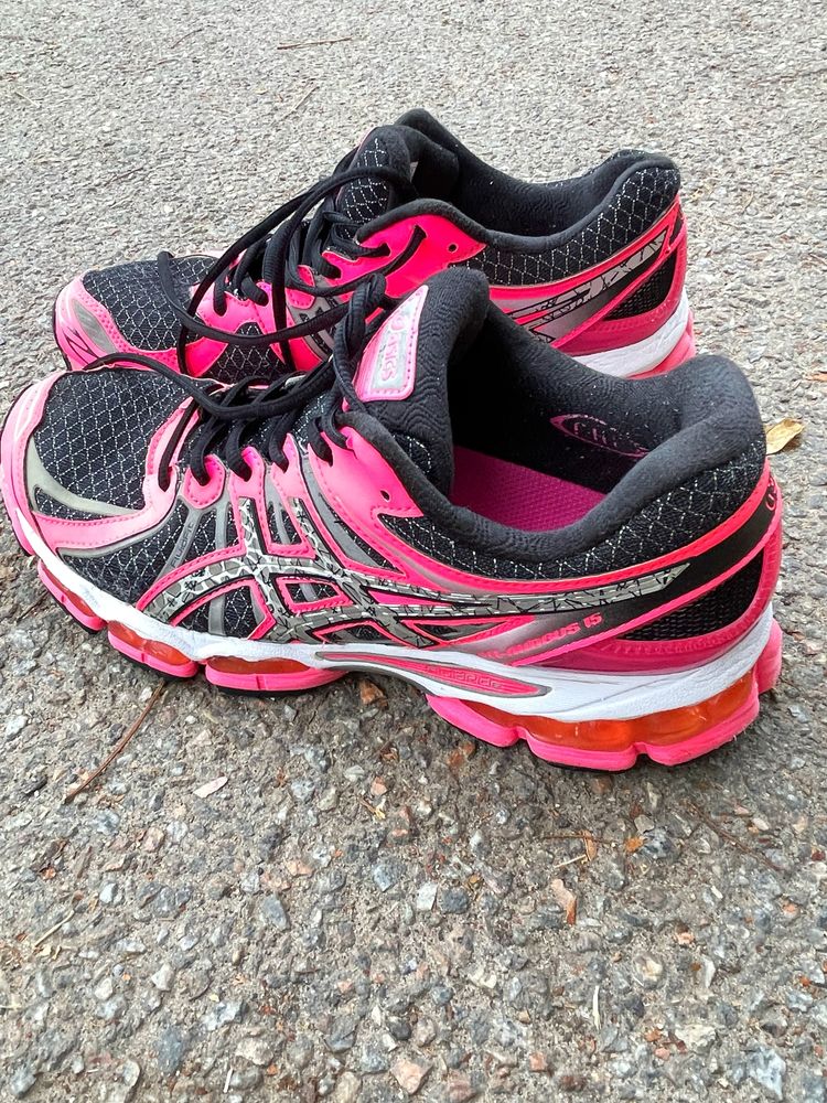 Кросівки бігові  Asics Gel Nimbus 15