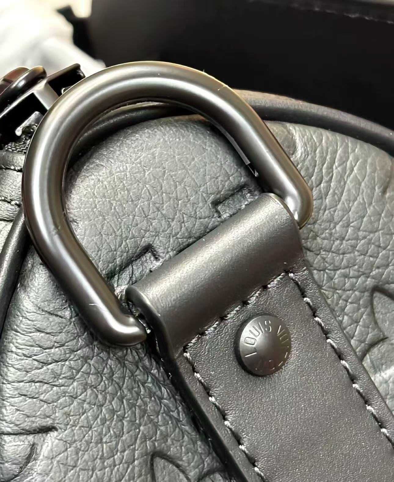 Mala de Viagem LOUIS VUITTON Keepall 25.