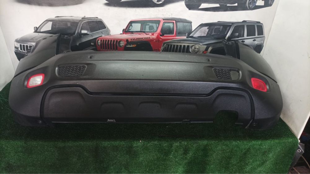 Задній бампер Jeep Renegade під парктроніки 2014-2019  5VW93LXHAA