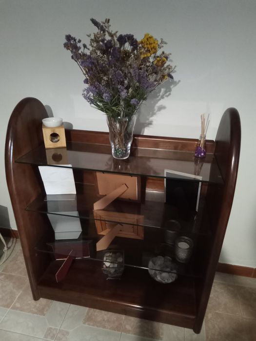 Consola em pinho tratado como nova