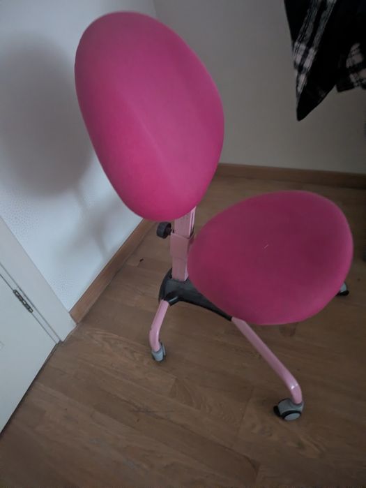 продам стул ортопедический детский в хорошем состоянии